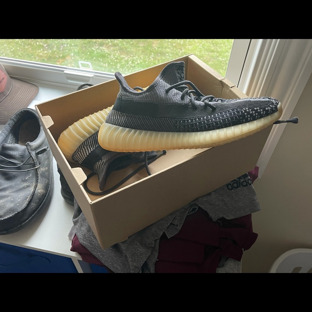 Like new yeezy boost 350 carbon